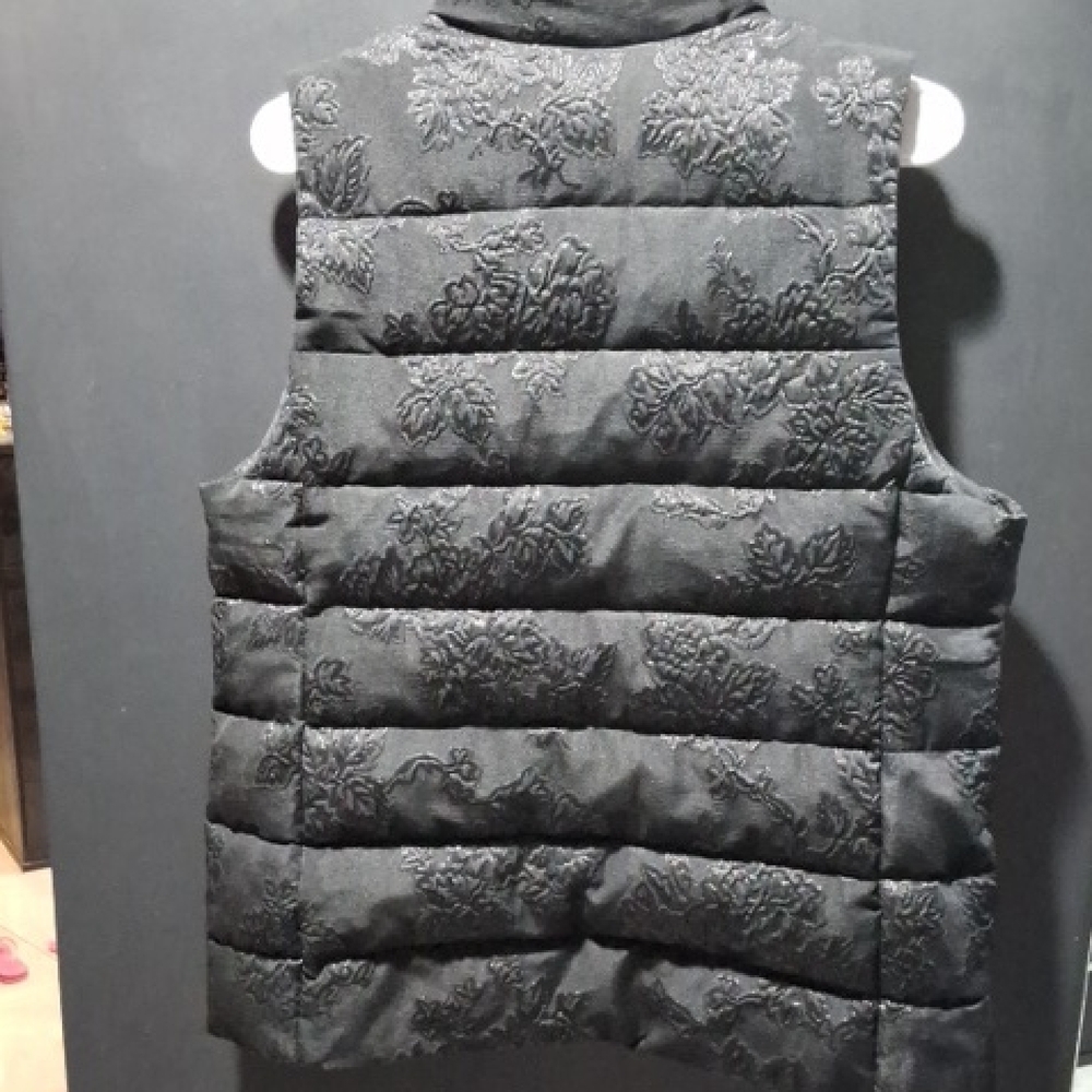 Chico's Ladies Puffer Vest Size M New With Tags - Picture 2 of 11